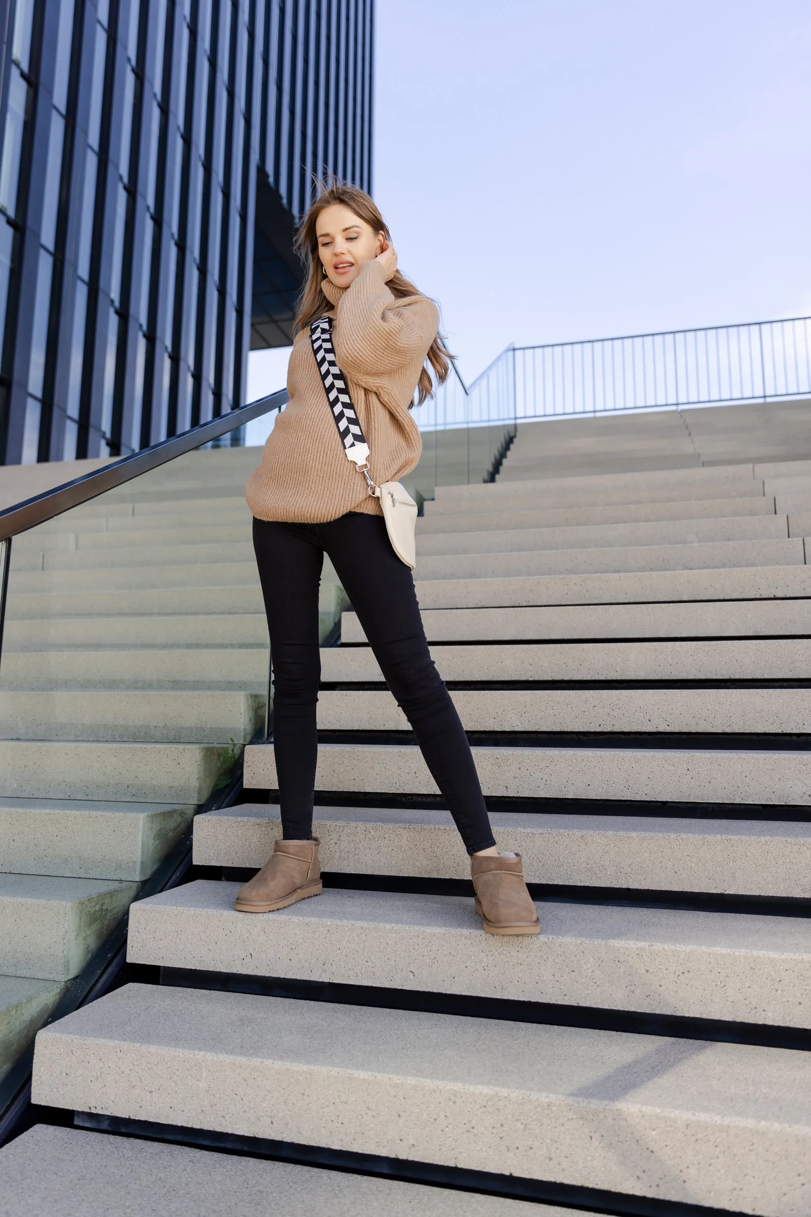 OB5889 Ultra Mini OOG Boots aus Leder für Damen